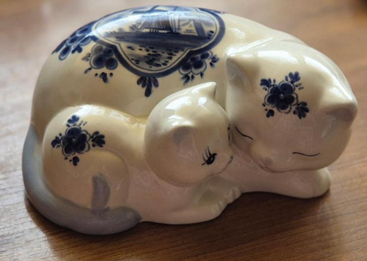 Delfts Blauw handbeschilderd beeldje van Elesva Holland, Verzamelen, Beelden en Beeldjes, Zo goed als nieuw, Dier, Ophalen