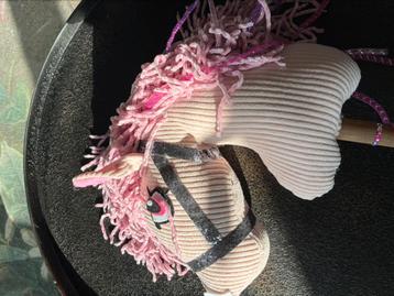 Hobby horse stokpaard roze zelf gemaakt  beschikbaar voor biedingen