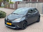 Toyota Aygo 1.0 12V Vvt-i Ddrs 2016 Grijs, Voorwielaandrijving, Metallic lak, 4 stoelen, Origineel Nederlands