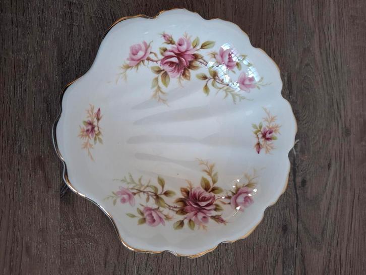 Royal Albert Romance Schaaltje, Huis en Inrichting, Keuken | Servies, Gebruikt, Schaal of Schalen, Overige stijlen, Porselein