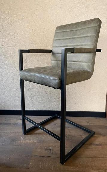 Barkruk Lizzy laag (Leenbakker) beschikbaar voor biedingen