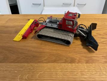 Siku sneeuwschuiver sneeuwruimer pisten bully beschikbaar voor biedingen