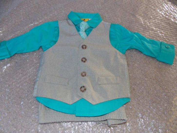 nieuw pakje voor jongen van 12 maanden, Kinderen en Baby's, Babykleding | Maat 80, Nieuw, Jongetje, Pakje, Ophalen of Verzenden