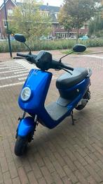 Elektrische scooter NIU nieuwstaat, Fietsen en Brommers, Snorfietsen en Snorscooters, Elektrisch, Zo goed als nieuw, Ophalen, Overige merken