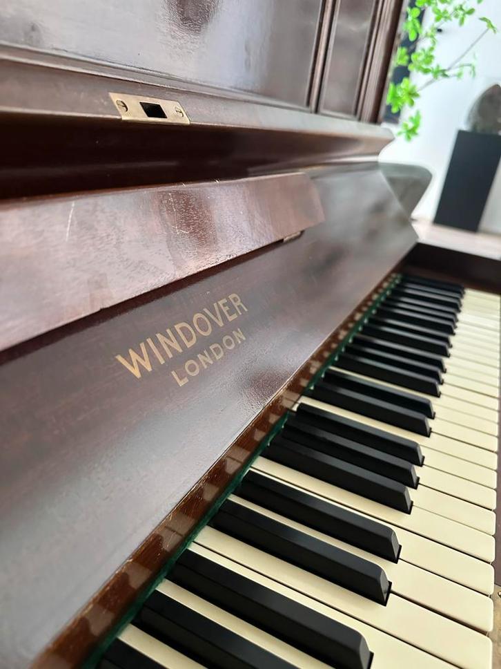 Windover London Akoestische Piano + Stemset, Muziek en Instrumenten, Piano's, Gebruikt, Piano, Bruin, Ophalen