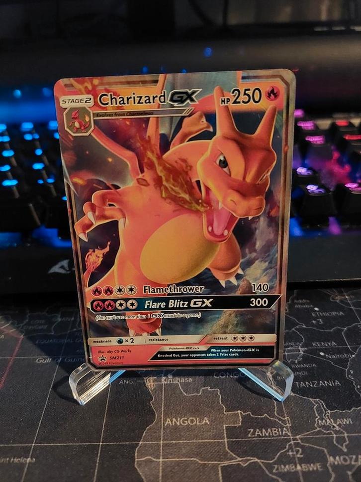 Charizard GX SM211, Hobby en Vrije tijd, Verzamelkaartspellen | Pokémon, Zo goed als nieuw, Losse kaart, Foil, Ophalen of Verzenden