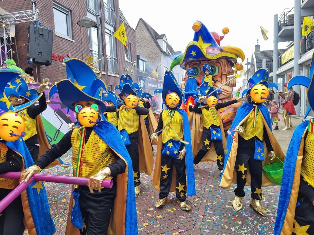 Carnaval loopgroep tovenaars magisch 6x 8-15 jaar, Ophalen of Verzenden, Zo goed als nieuw, 146 t/m 152, Jongen of Meisje