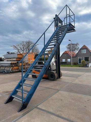 Stalen bordestrap steektrap wenteltrap trap trappen beschikbaar voor biedingen