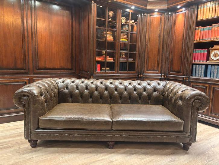 Chesterfield -westminder Handgemaakt in Engeland, Huis en Inrichting, Banken | Bankstellen, Zo goed als nieuw, Rechte bank, Driepersoons