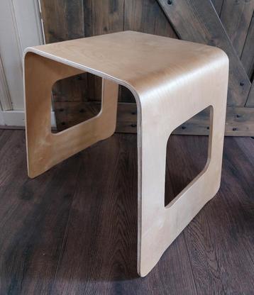Kruk/bijzettafeltje Ikea Benjamin beschikbaar voor biedingen