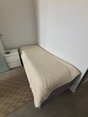 1 persoons anti- reumatische merinolamswolle onderdeken. beschikbaar voor biedingen