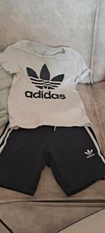 Adidas pak maat 110/116, Kinderen en Baby's, Kinderkleding | Maat 110, Ophalen of Verzenden, Zo goed als nieuw, Adidas, Jongen of Meisje