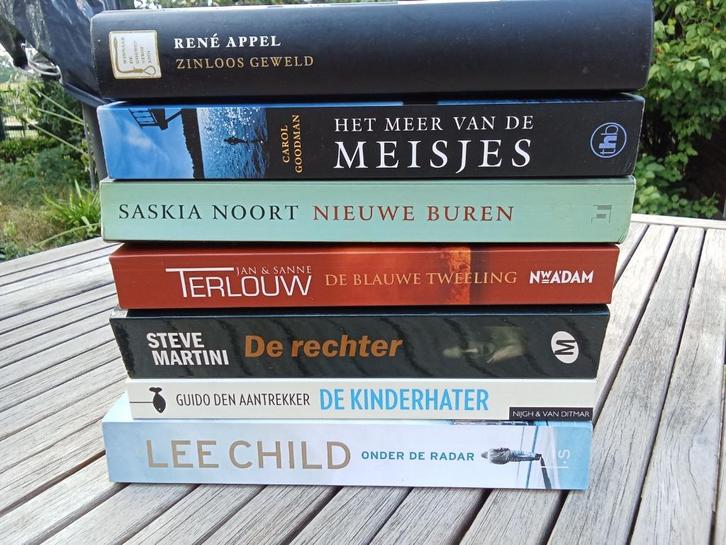 Bundel 7 thriller/actie boeken, Boeken, Thrillers, Zo goed als nieuw, Ophalen of Verzenden