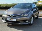 Toyota Auris 1.3 NAVI-CAMERA-TREKHAAK-CLIMA, Auto's, Voorwielaandrijving, Gebruikt, Zwart, 4 cilinders