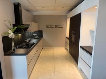 Showroom keuken voor maar €10.900,- beschikbaar voor biedingen