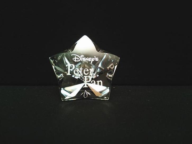 Swarovski Peter Pan titel plaquette, Verzamelen, Swarovski, Zo goed als nieuw, Figuurtje, Ophalen of Verzenden