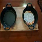 Voccelli gietijzeren pannen met bijbehorende plank, Ophalen of Verzenden, Nieuw, Gietijzer, Koekenpan of Braadpan
