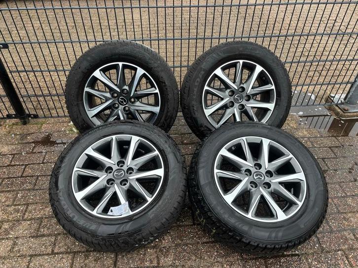 Pirelli Winterbanden met Lichtmetalen Velgen - Mazda, Auto-onderdelen, Banden en Velgen, Banden en Velgen, Winterbanden, 17 inch