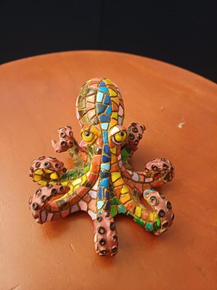 Beeldje van inktvis, mozaïek, Gaudi stijl, Verzamelen, Beelden en Beeldjes, Nieuw, Dier, Ophalen