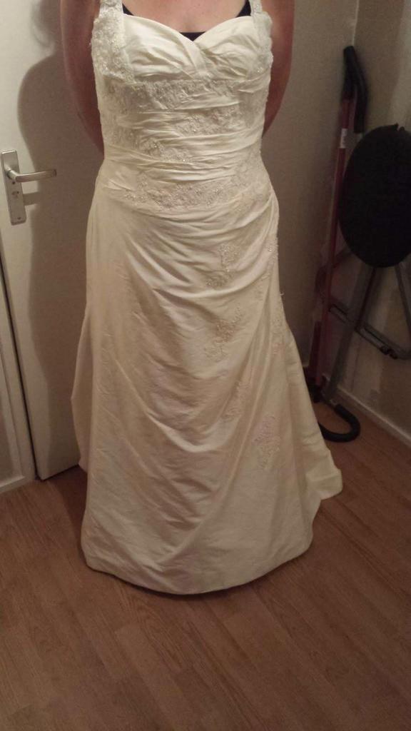 Trouwjurk maat 44/ 46, Kleding | Dames, Trouwkleding en Trouwaccessoires, Zo goed als nieuw, Trouwjurk, Wit, Ophalen of Verzenden