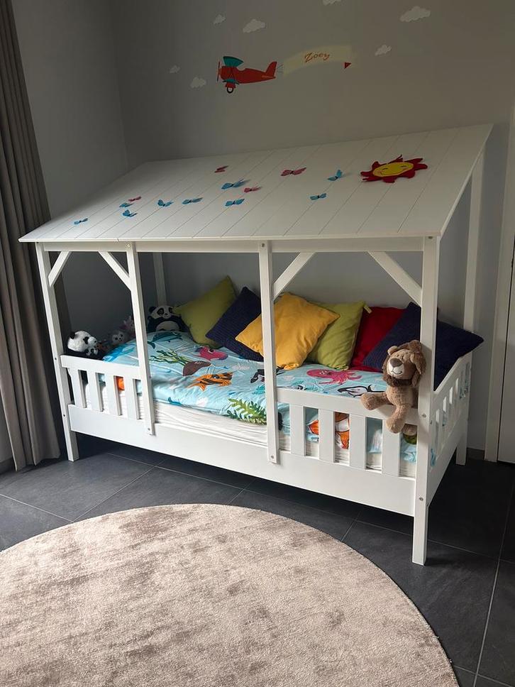 Kinderbed bedhuisje Vipack 90 x 200, Kinderen en Baby's, Kinderkamer | Bedden, Zo goed als nieuw, Ophalen