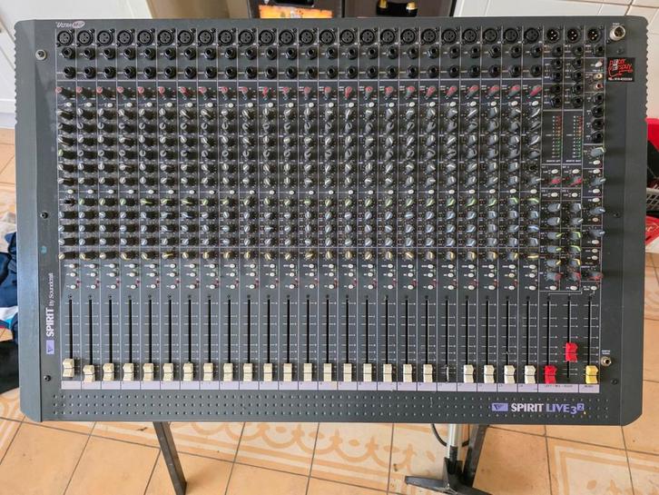Soundcraft Spirit Live 32 Analoge Mengtafel/Mixer, Muziek en Instrumenten, Mengpanelen, Gebruikt, 20 kanalen of meer, Microfooningang
