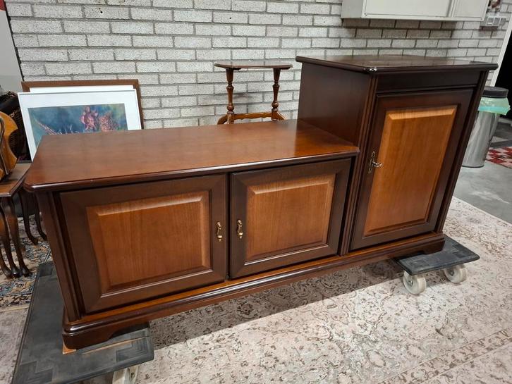 Prachtig houten dressoir tv meubel Izgst. Zie omschr,, Huis en Inrichting, Kasten | Dressoirs, Zo goed als nieuw, Overige houtsoorten