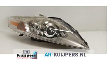 Koplamp rechts van een Ford Mondeo beschikbaar voor biedingen