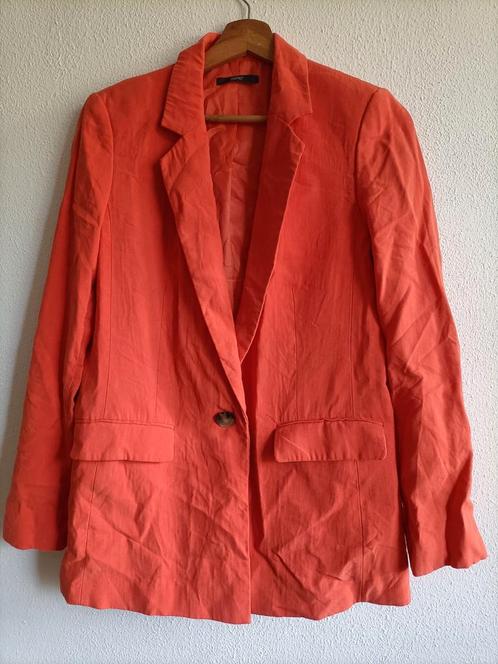 Oranje jasje lang met zakken 36, Kleding | Dames, Jasjes, Kostuums en Pakken, Gedragen, Jasje, Maat 36 (S), Oranje, Ophalen
