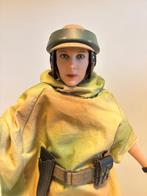 Hot Toys MMS549 Star Wars Return of the Jedi - Leia Endor, Verzamelen, Star Wars, Ophalen of Verzenden, Zo goed als nieuw, Actiefiguurtje