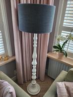 Antieke brocante staande vloerlamp met gedraaide poot, Ophalen, Zo goed als nieuw, 150 tot 200 cm