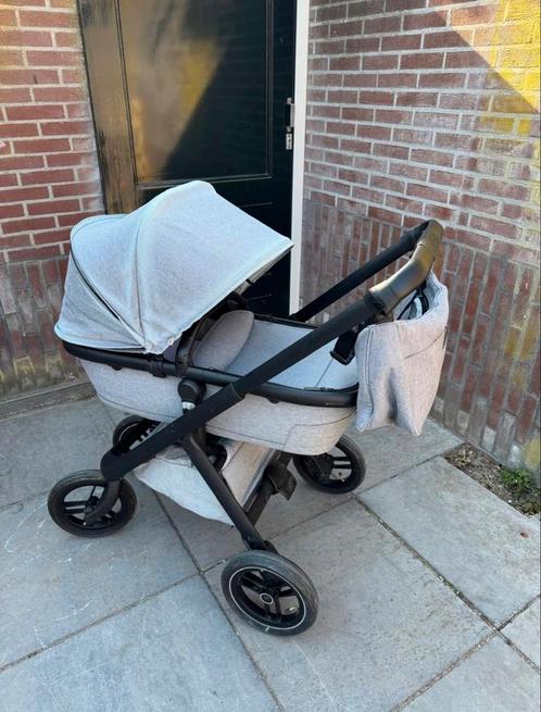 Dubatti kinderwagen, Kinderen en Baby's, Kinderwagens en Combinaties, Zo goed als nieuw, Combiwagen, Overige merken, Luchtbanden