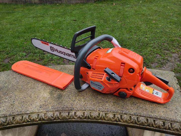 HUSQVARNA motorzaag (type 555, 59,8 cc (4,2 pk), 40 cm.), Doe-het-zelf en Verbouw, Gereedschap | Zaagmachines, Zo goed als nieuw