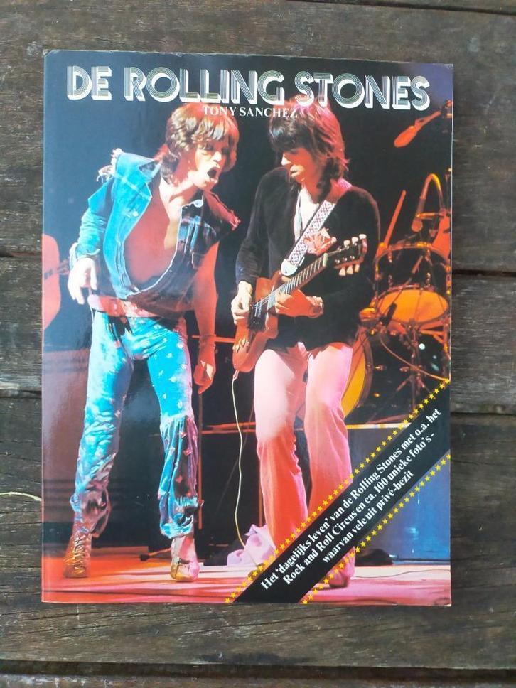 De Rolling Stones - by Tony Sanchez (1978) zeer goede staat, Boeken, Muziek, Gelezen, Artiest, Ophalen of Verzenden