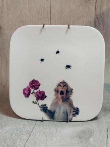 wandbordje met aapje beschikbaar voor biedingen