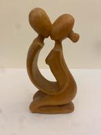 Uit 1 stuk hout gesneden man & vrouw ( liefde )., Ophalen of Verzenden