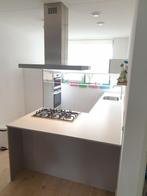 Moderne keuken met veel inbouwapparatuur., Ophalen, Gebruikt