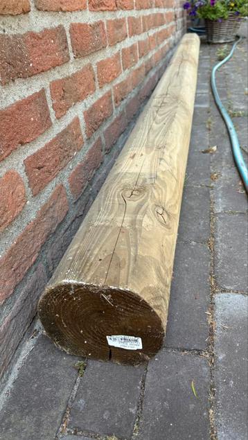 Biels / Blok hout beschikbaar voor biedingen