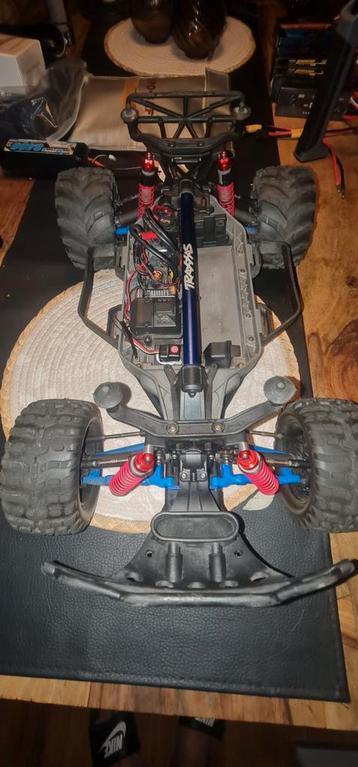 Traxxas slash 4x4  beschikbaar voor biedingen