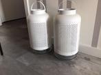 2 windlichten, Huis en Inrichting, Woonaccessoires | Kandelaars en Kaarsen, Ophalen of Verzenden, Zo goed als nieuw, Metaal, 25 tot 50 cm