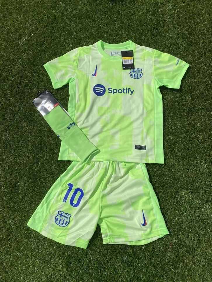 Voetbal pakjes, Sport en Fitness, Voetbal, Zo goed als nieuw, Bal, Maat XS of kleiner, Ophalen of Verzenden