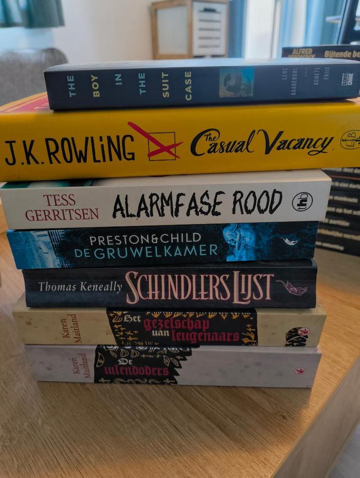 Verschillende boeken 7 stuks(oa Schindlers List, JK Rowling), Boeken, Partijen en Verzamelingen, Gelezen, Verschillende onderwerpen