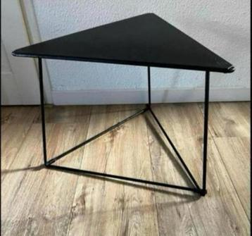 Niels Gammelgaard Oti bijzettafel  beschikbaar voor biedingen
