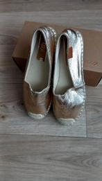 Instappers.  Maat 38. Goudkleurig., Overige kleuren, Instappers, Nieuw, Ophalen of Verzenden