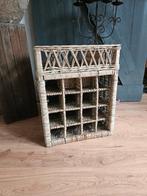 Rattan wijnrek wijn rek landelijk, Ophalen of Verzenden, Zo goed als nieuw, Hout, 5 tot 15 flessen