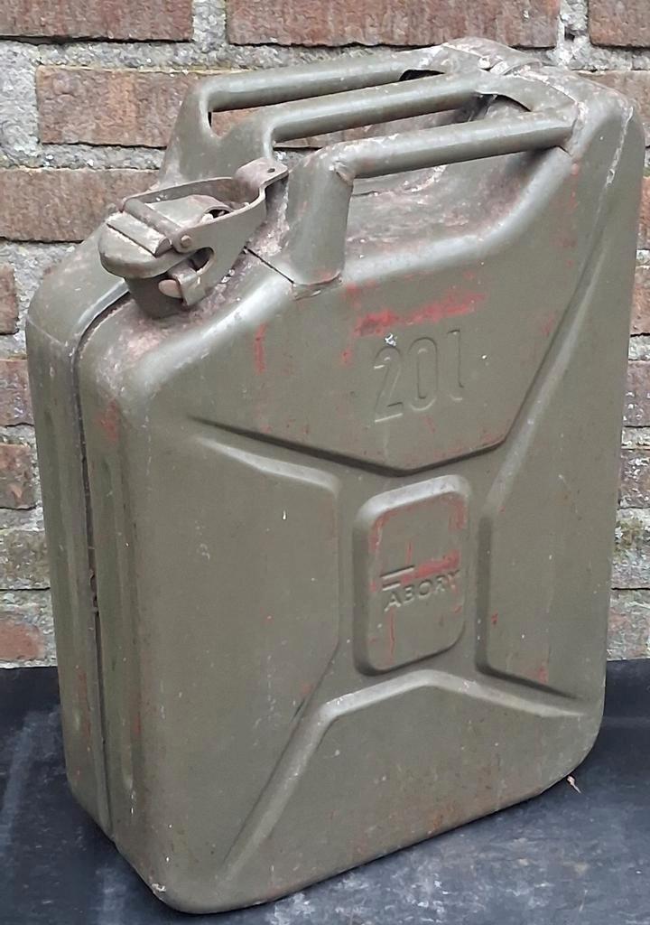 Jerrycan FABORY. Vintage/oud. Legergroen. 20 liter., Auto diversen, Auto-accessoires, Gebruikt, Ophalen