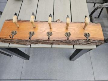 Prachtige antieke boomstam plank met 5 herten poten, jacht beschikbaar voor biedingen