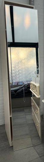 Kleding met spiegeldeur (na 13 augustus wordt weggegooid), Huis en Inrichting, Kasten | Kledingkasten, Ophalen, Zo goed als nieuw