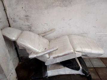 Salon behandelstoel schoonheid verzorging  beschikbaar voor biedingen