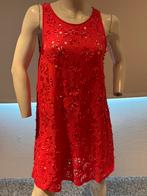 Boutique moschino jurkje met opgewerkte bloemen maat it 42., Maat 38/40 (M), Zo goed als nieuw, Knielengte, Rood
